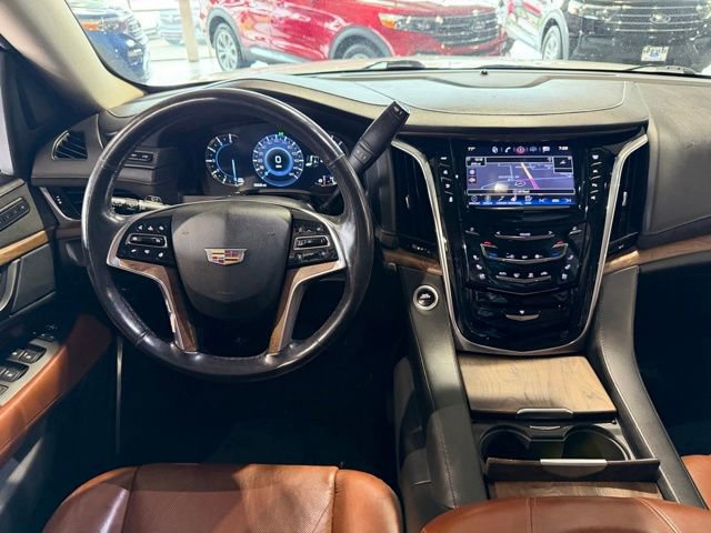 Used 2020 Cadillac Escalade Premium Luxury AWD/4WD image 19