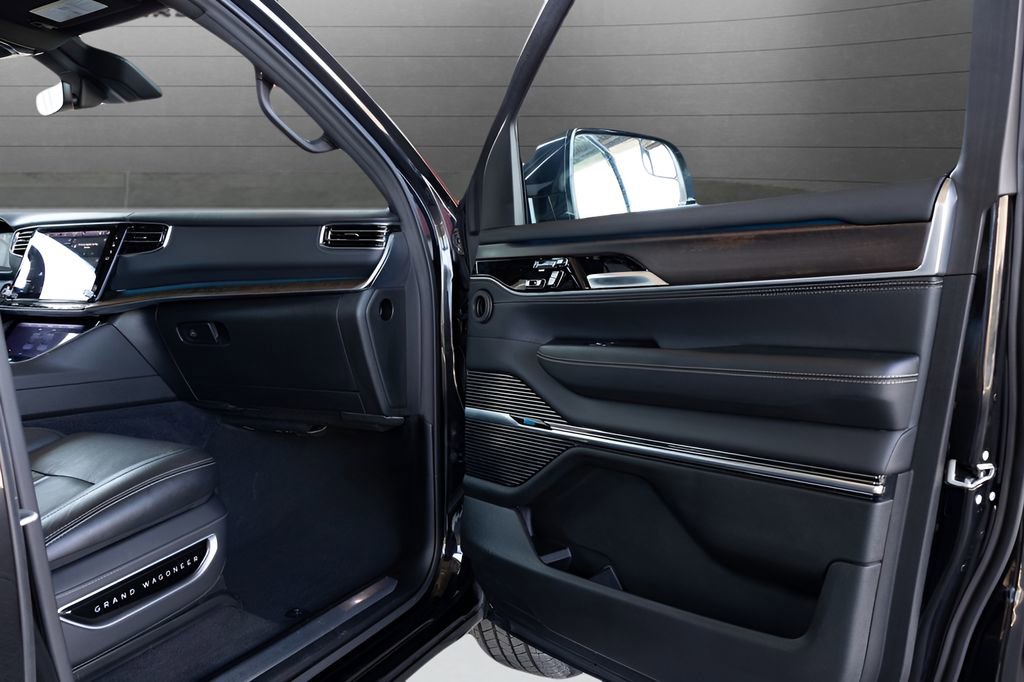 Used 2024 Jeep Grand Wagoneer L 4WD image 87