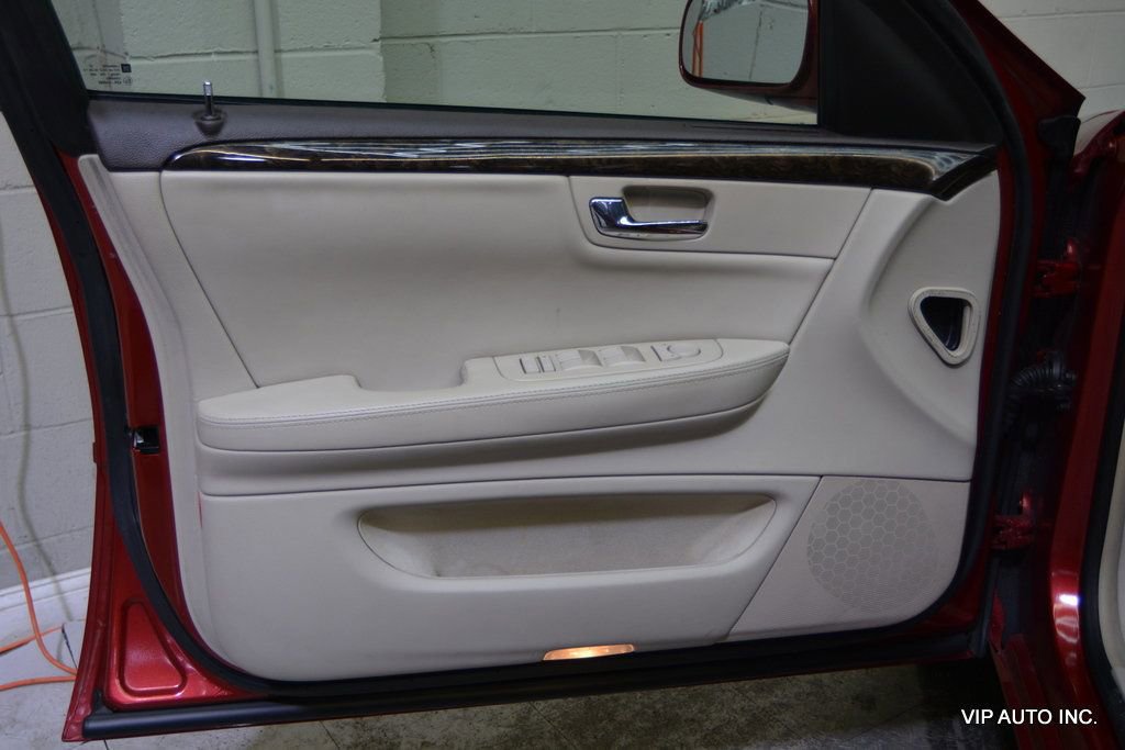 Used 2010 Cadillac DTS image 7