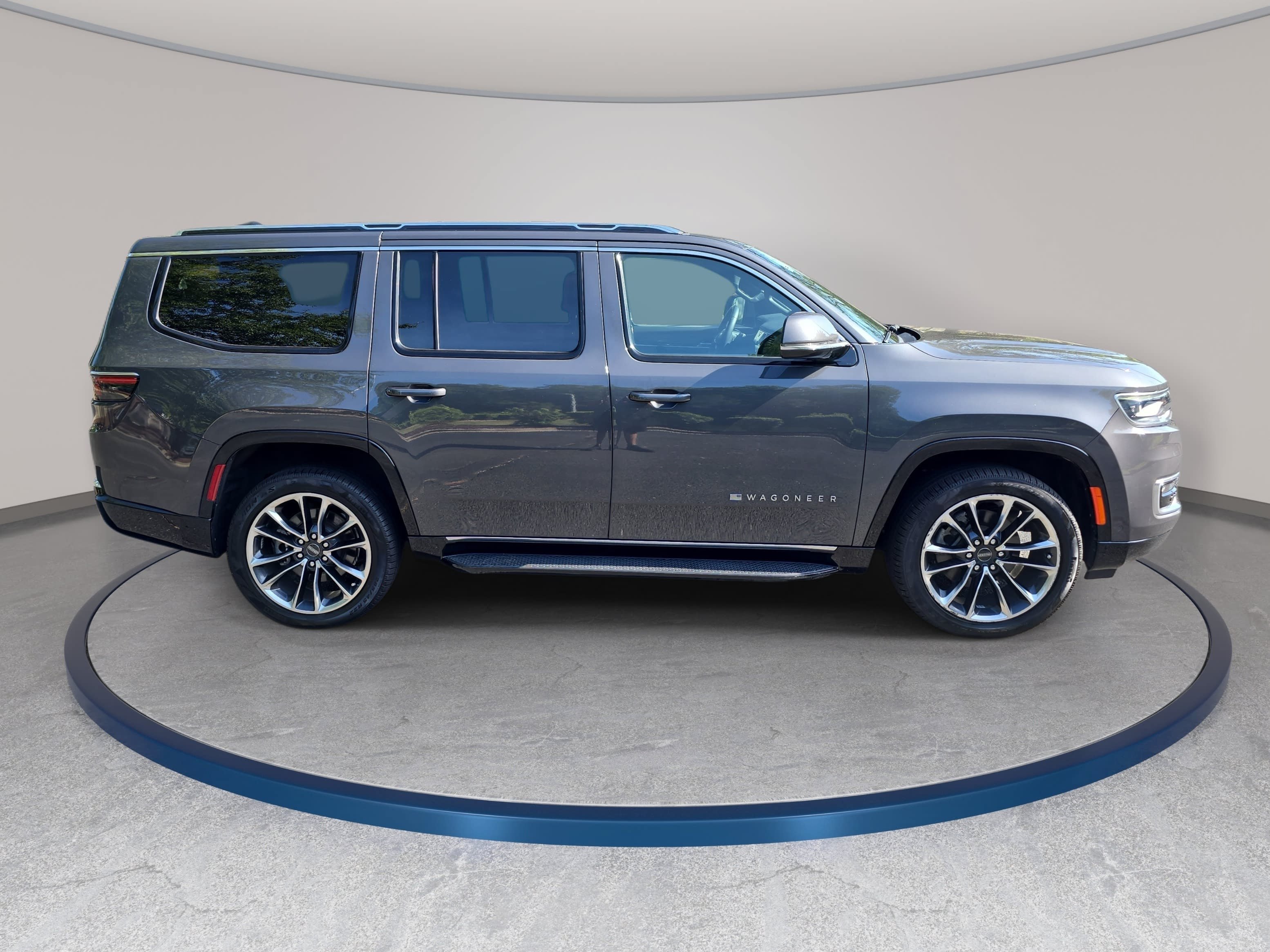 Used 2022 Jeep Wagoneer Series II w/ Premium Group I AWD/4WD image 4