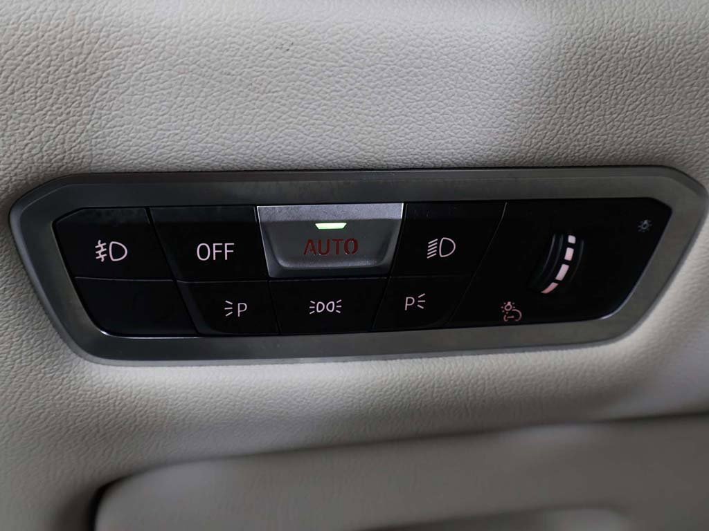 Used 2021 BMW X5 xDrive40i w/ Premium Package 2 image 44