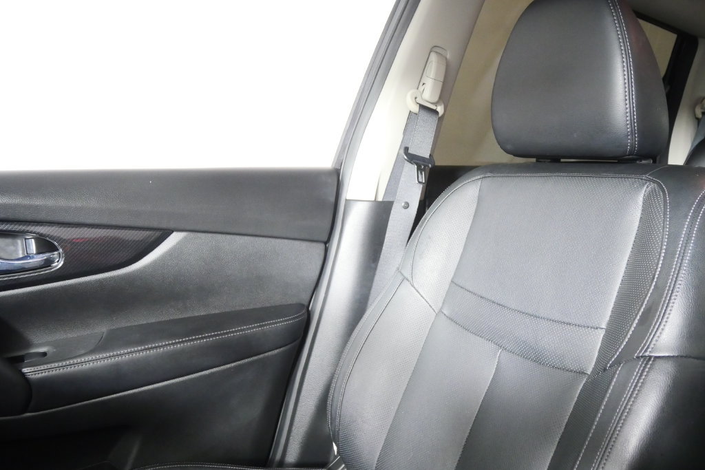 Used 2017 Nissan Rogue SL FWD image 22