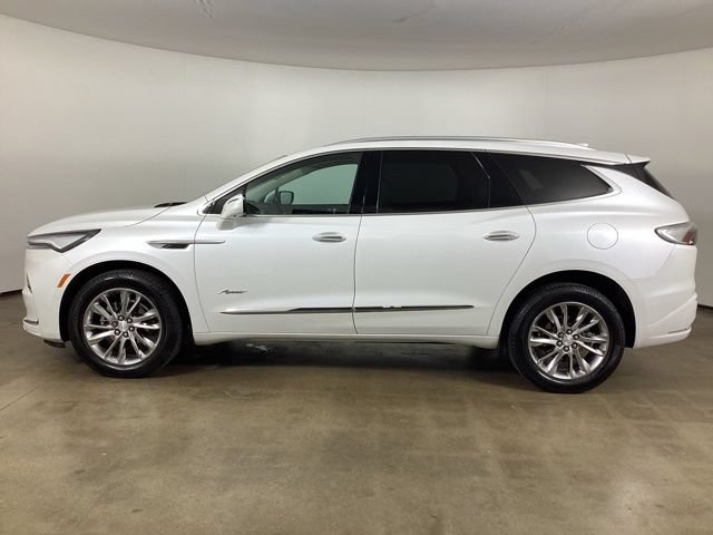 Used 2022 Buick Enclave Avenir w/ Avenir Technology Package FWD image 8