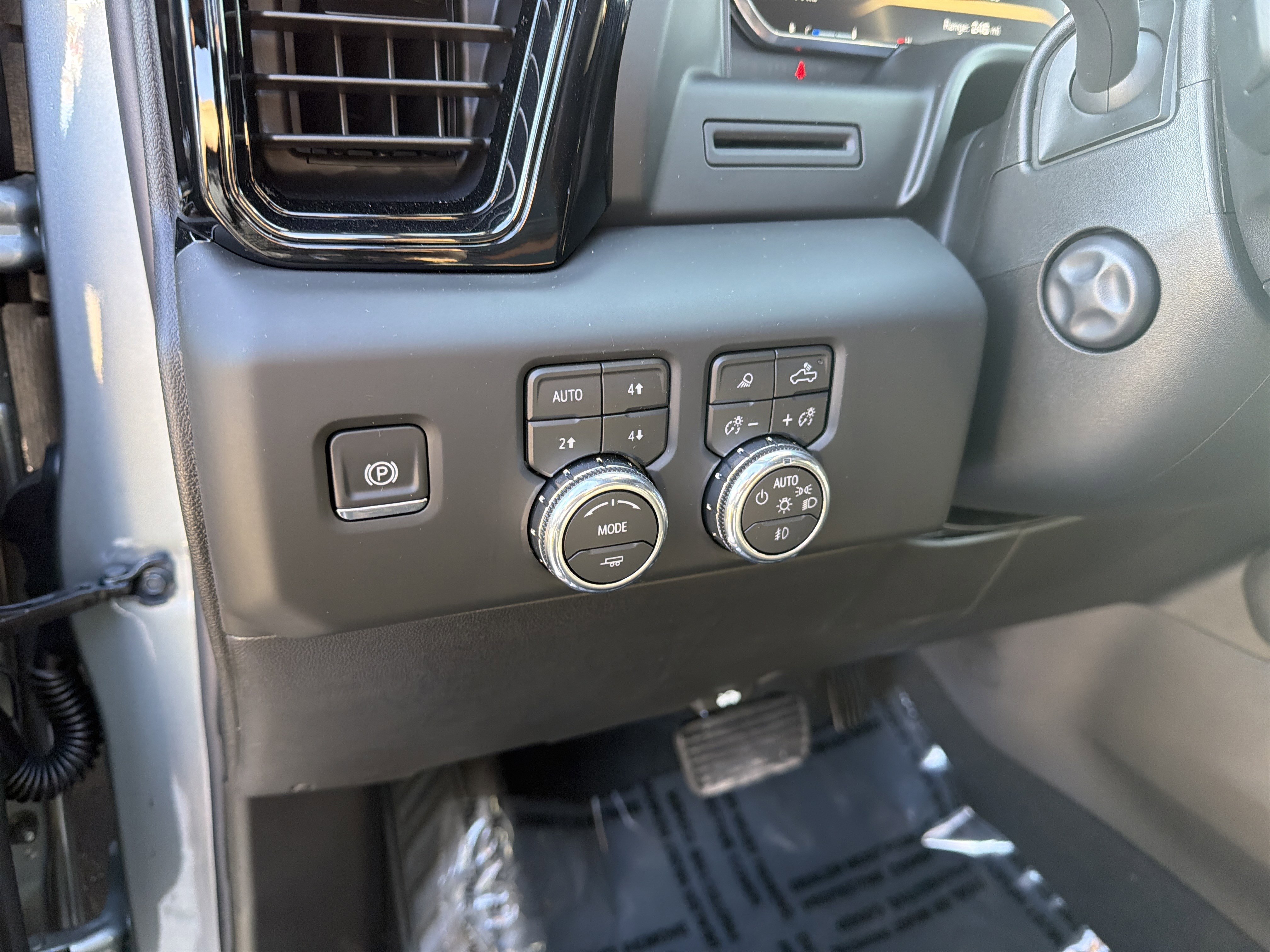 New 2026 GMC Sierra 1500 AT4 w/ AT4 Premium Package image 16