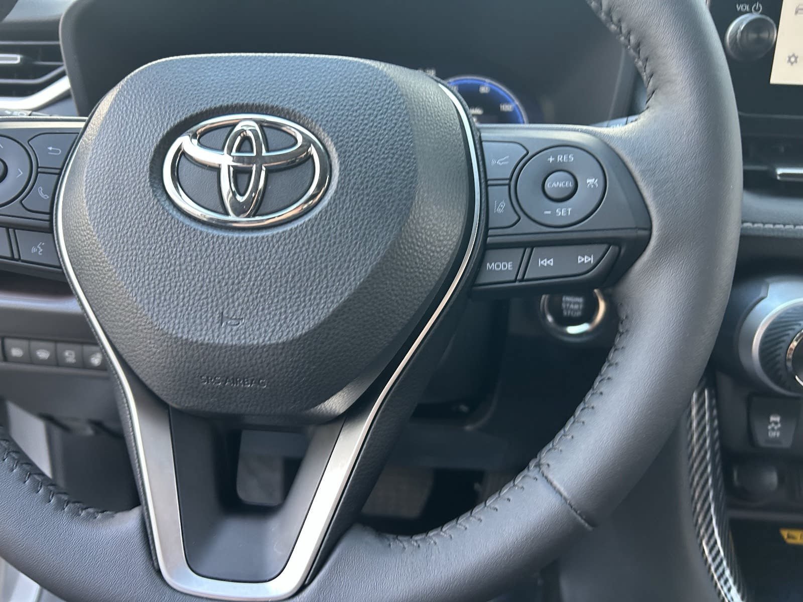 Used 2025 Toyota RAV4 Limited w/ Advanced Technology Package FWD image 29