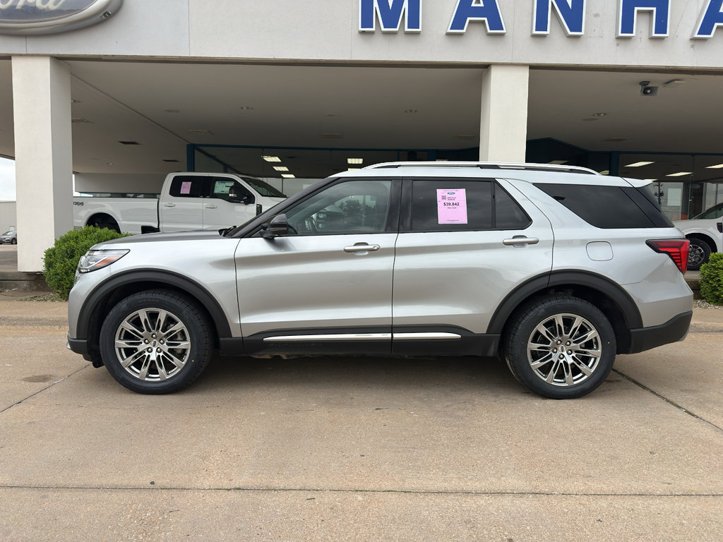 Used 2025 Ford Explorer Platinum AWD/4WD image 4