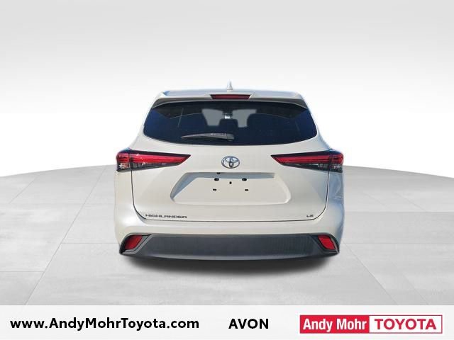 Used 2020 Toyota Highlander LE image 5