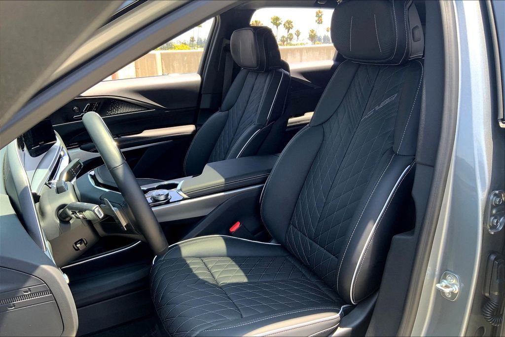 New 2026 Cadillac Lyriq V image 12