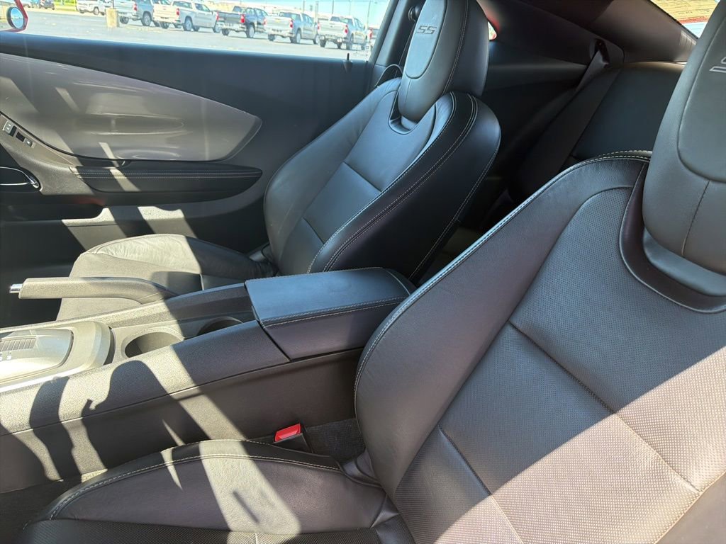 Used 2014 Chevrolet Camaro SS w/ RS Package RWD image 10