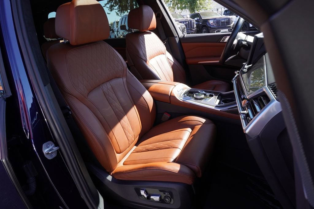 Used 2023 BMW X7 M60i w/ Executive Package image 13
