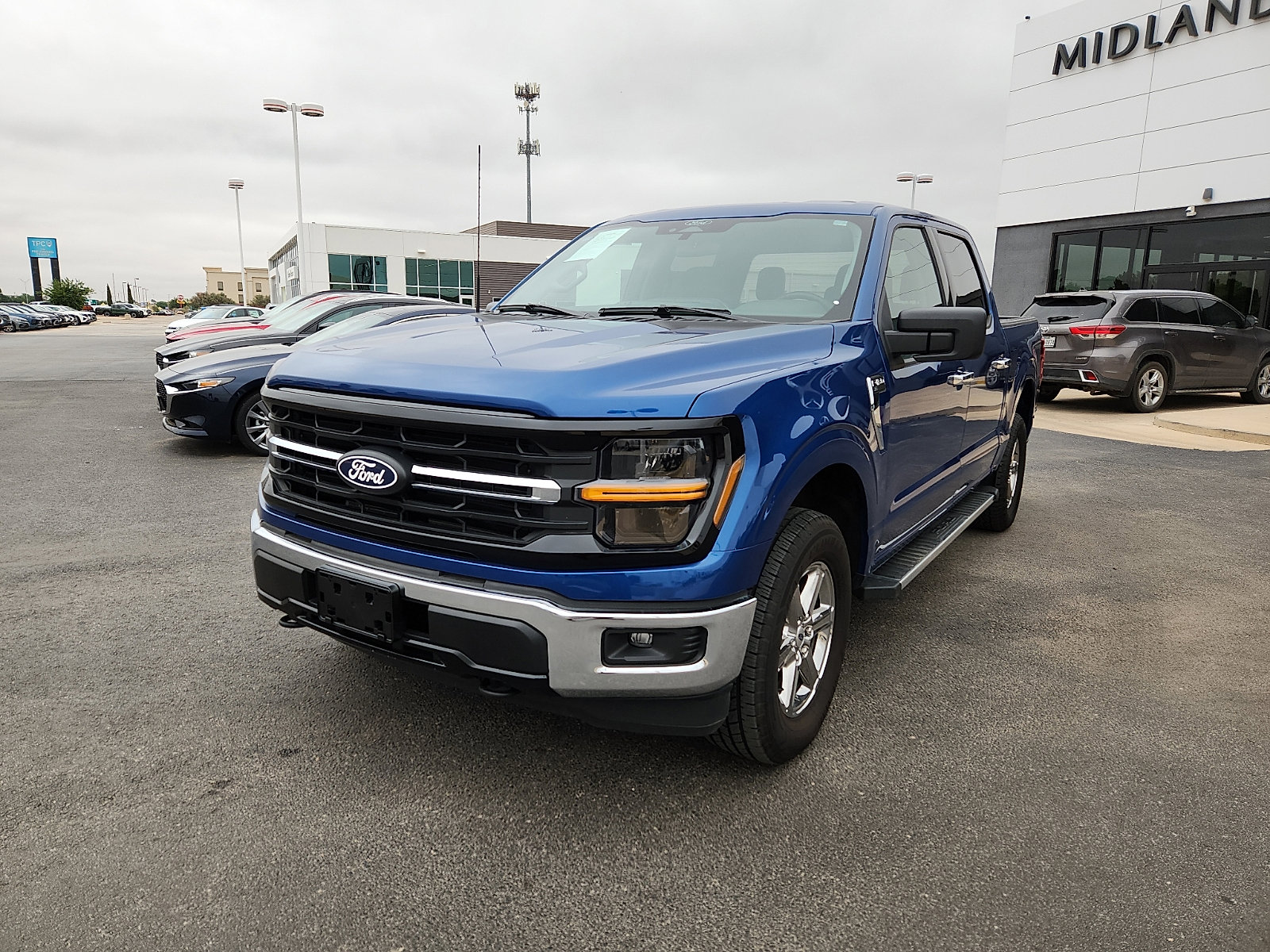 Used 2025 Ford F150 XLT w/ Equipment Group 301A Standard AWD/4WD image 3