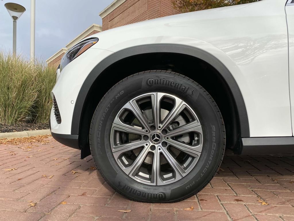 Certified 2025 Mercedes-Benz GLC 300 4MATIC image 7