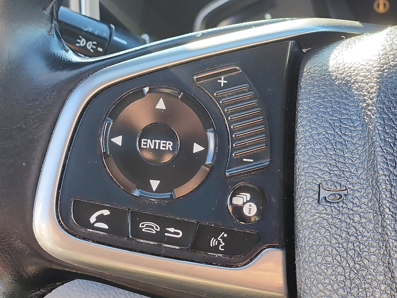 Used 2017 Honda CR-V EX image 24