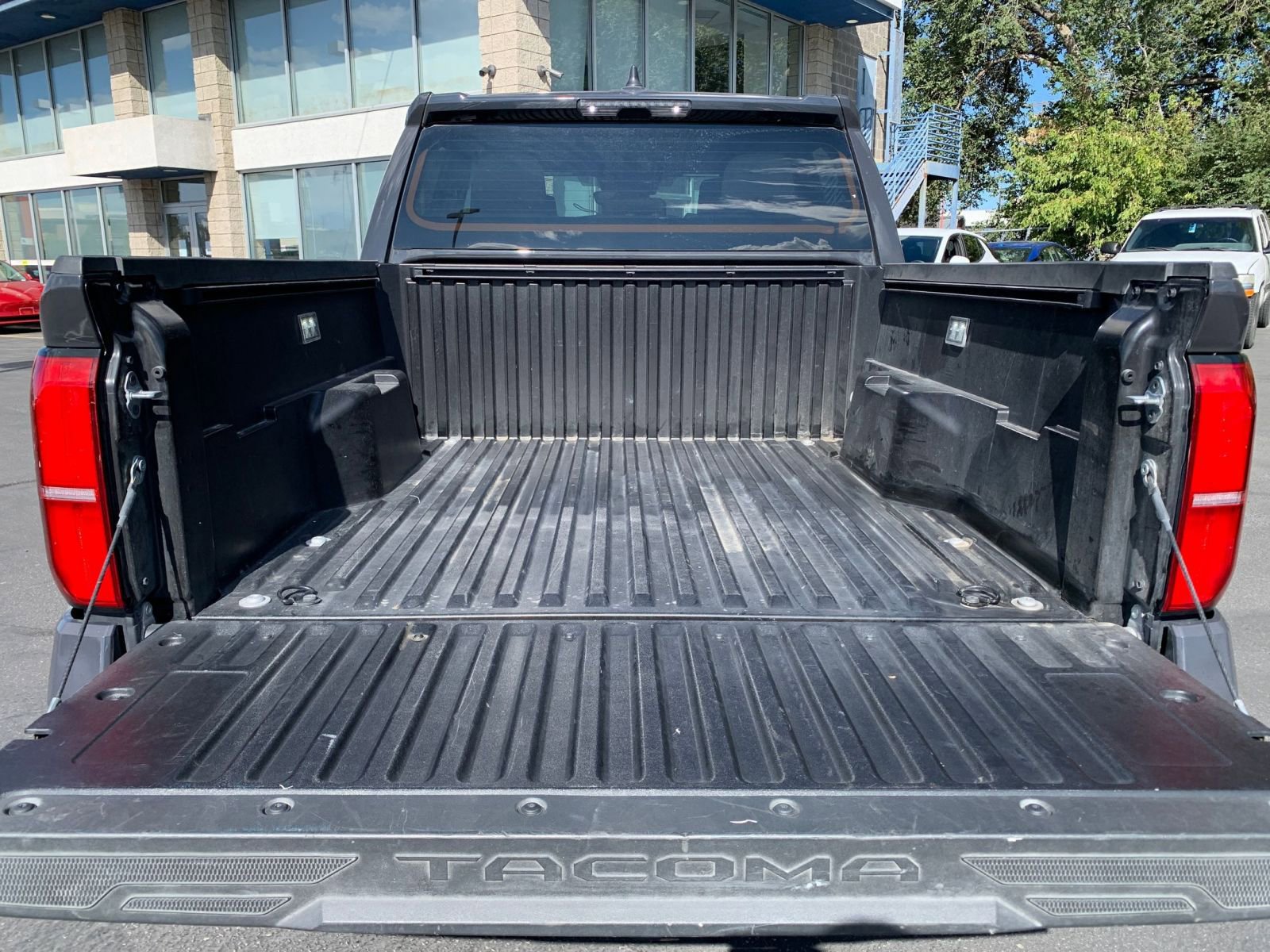 Used 2025 Toyota Tacoma TRD Off-Road image 30