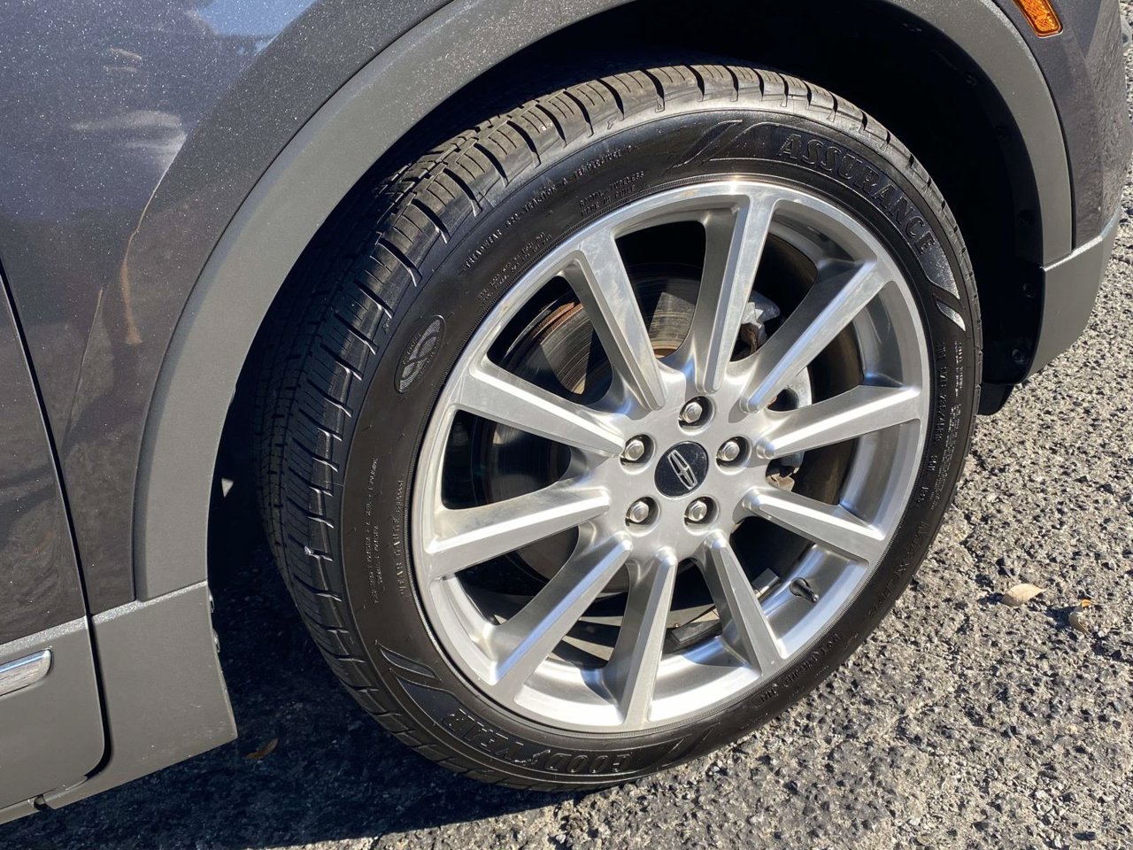 Used 2019 Lincoln MKC Reserve FWD image 11