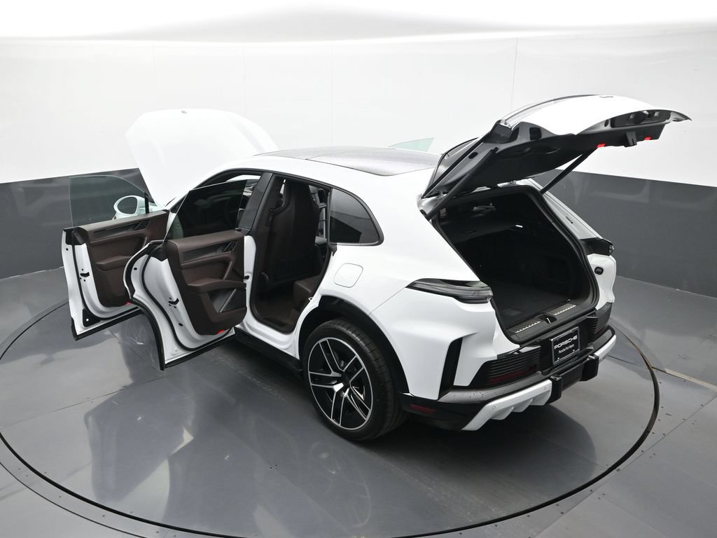 New 2026 Porsche Cayenne Turbo AWD/4WD image 29