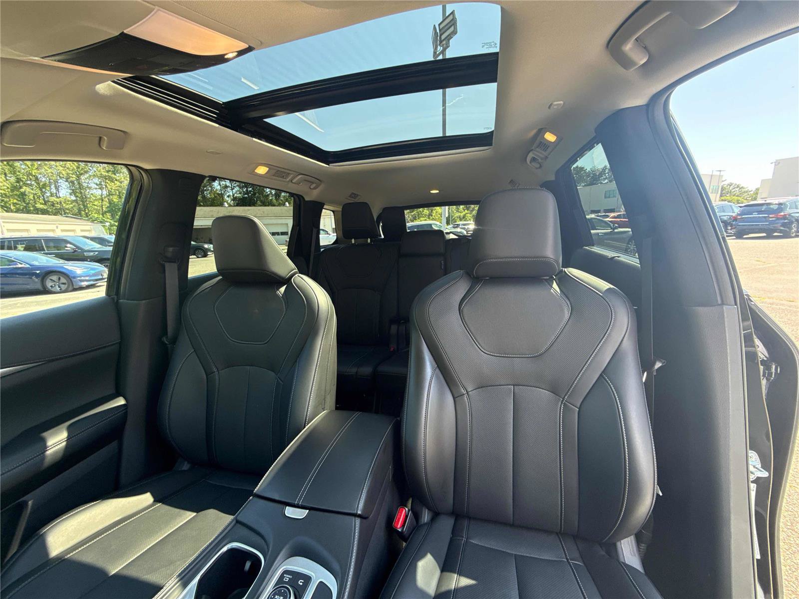 Used 2025 INFINITI QX60 Luxe AWD/4WD image 25