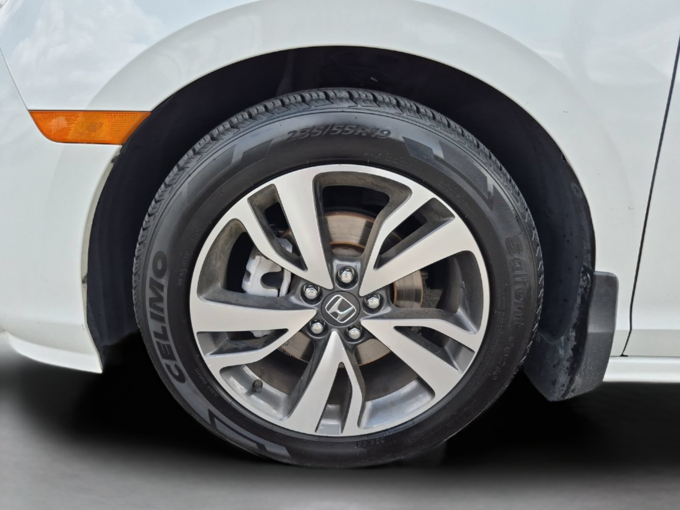 Used 2023 Honda Odyssey Touring image 34