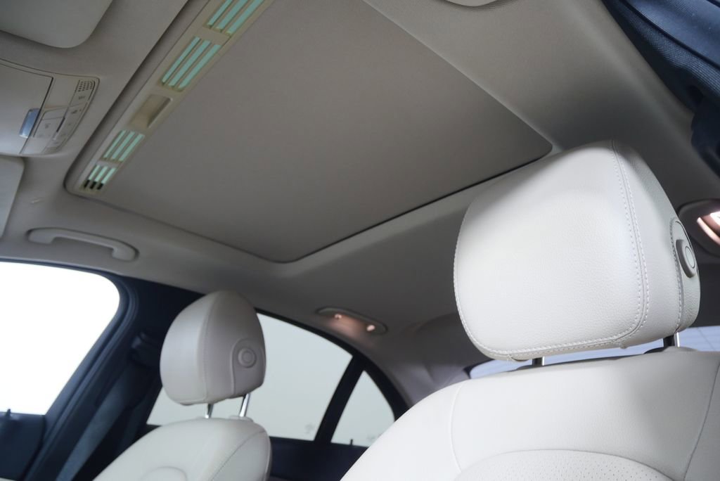 Used 2019 Mercedes-Benz C 300 4MATIC Sedan image 11