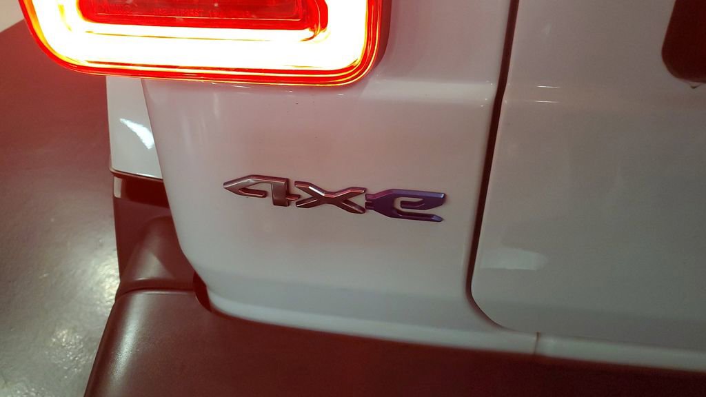 Used 2024 Jeep Wrangler Unlimited Sahara image 9