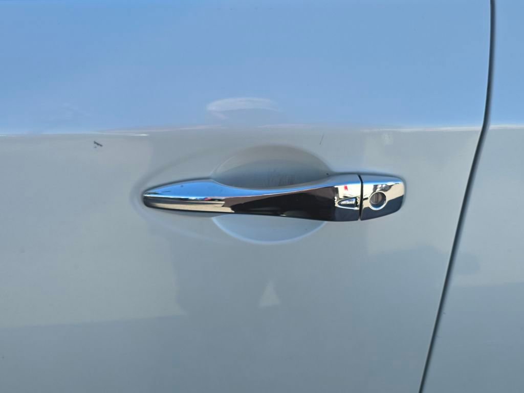 Used 2015 Nissan Pathfinder SL w/ SL Premium Package image 10