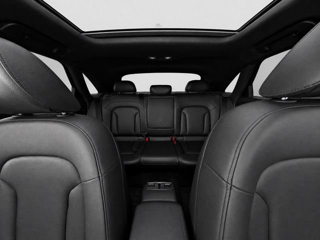 Used 2018 Audi Q3 2.0T Premium Plus w/ Premium Plus Package AWD/4WD image 24