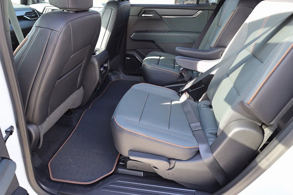 New 2026 GMC Acadia AT4 image 17