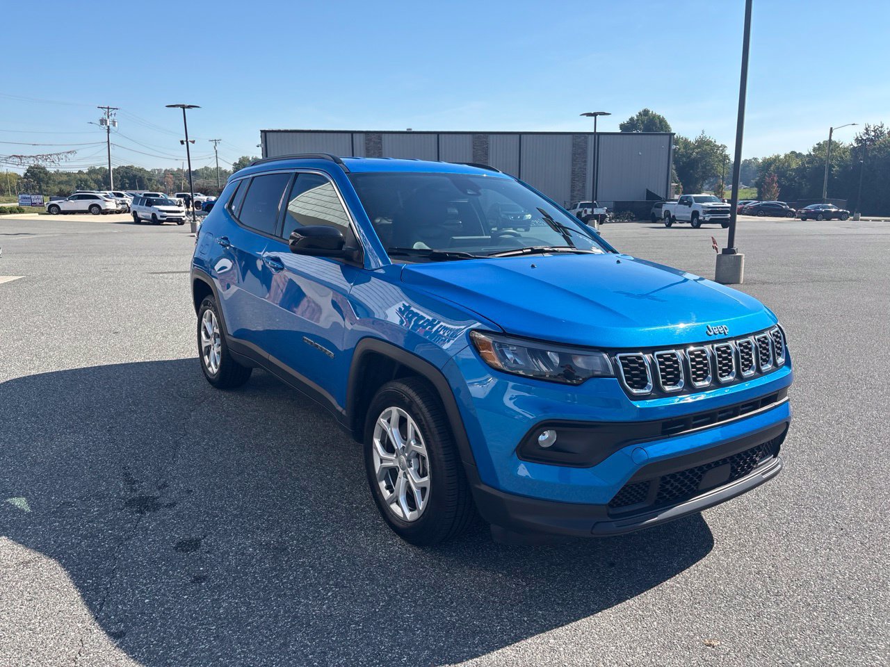 Used 2024 Jeep Compass Latitude AWD/4WD image 11
