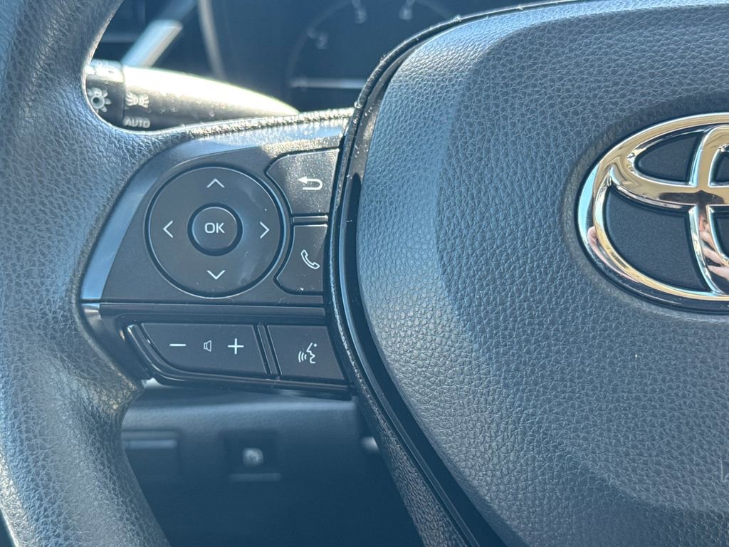 Used 2025 Toyota Corolla LE image 18
