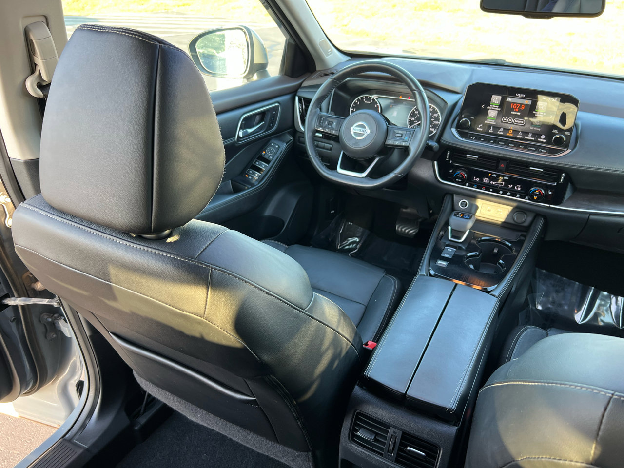 Used 2021 Nissan Rogue SL w/ Premium Package image 55