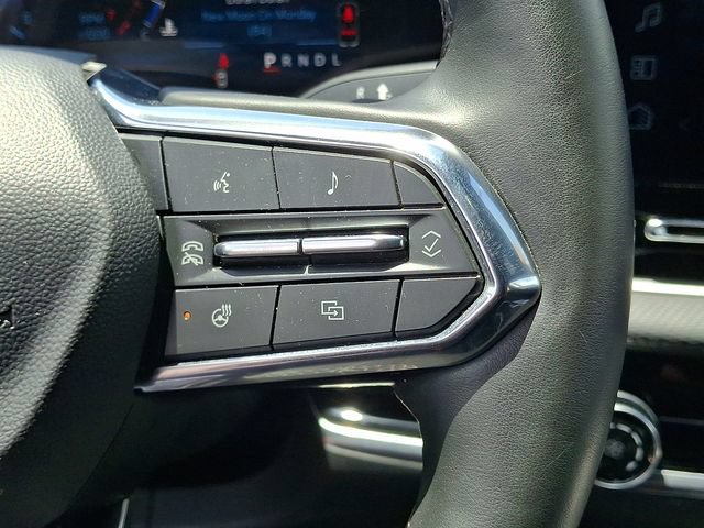 Used 2025 Chevrolet Equinox LT AWD/4WD image 16