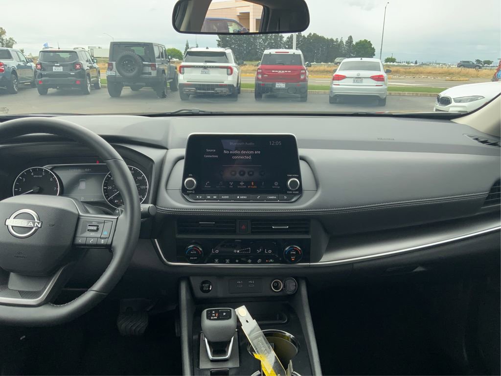 Used 2026 Nissan Rogue SV FWD image 15