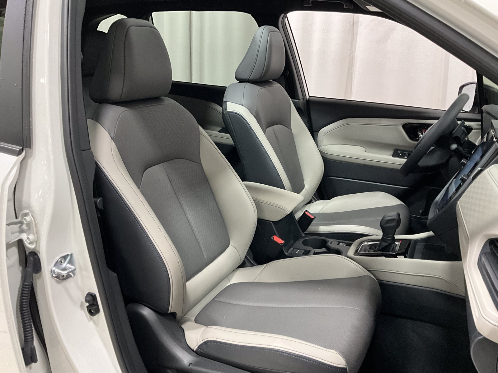 Used 2025 Subaru Forester Limited AWD/4WD image 9