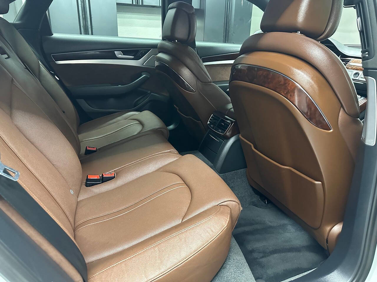 Used 2013 Audi A8 4.0T w/ Convenience Pkg image 22