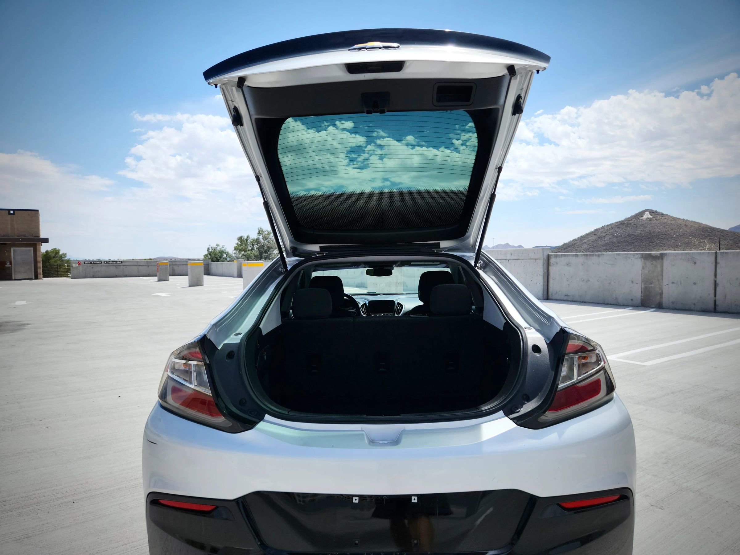 Used 2017 Chevrolet Volt LT FWD image 31