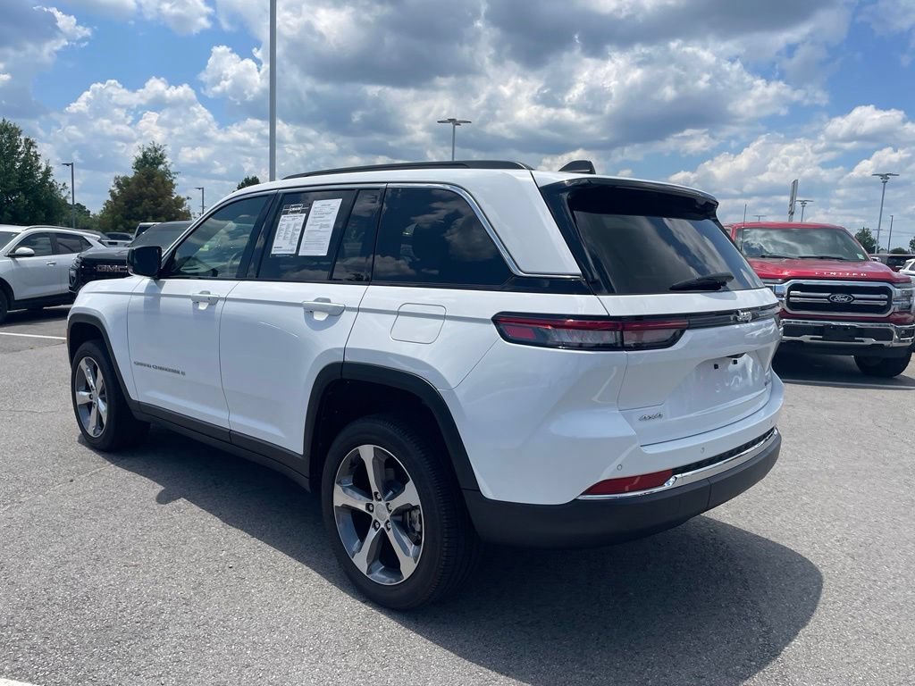 Used 2024 Jeep Grand Cherokee Limited AWD/4WD image 5