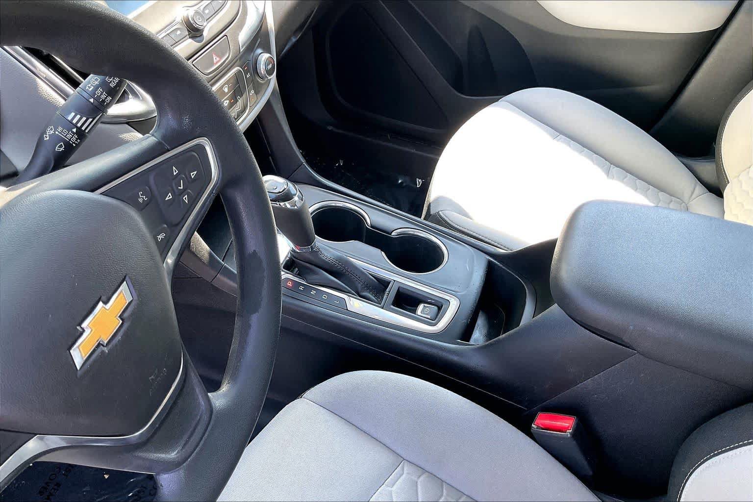 Used 2018 Chevrolet Equinox LS FWD image 17
