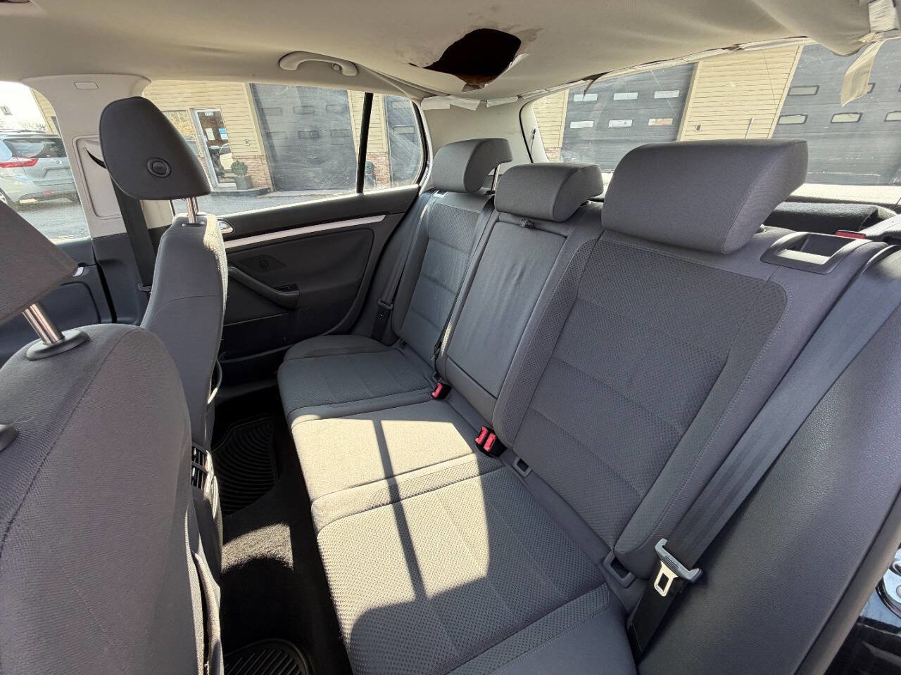 Used 2009 Volkswagen Rabbit S image 27