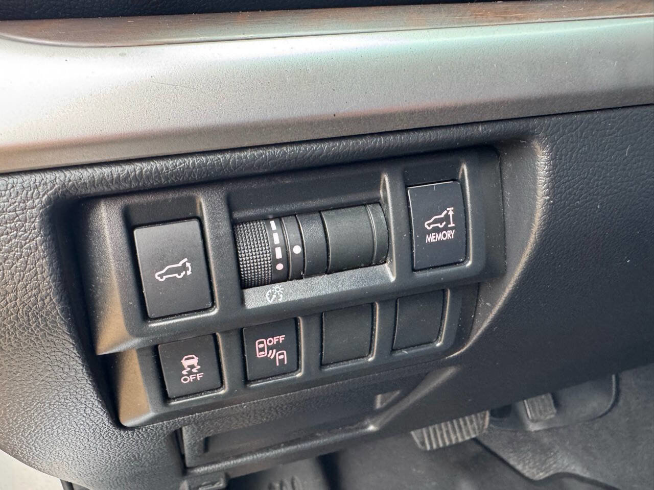 Used 2015 Subaru Outback 2.5i Limited image 24