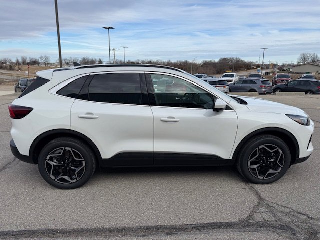 New 2026 Ford Escape Platinum w/ Premium Technology Package AWD/4WD image 4