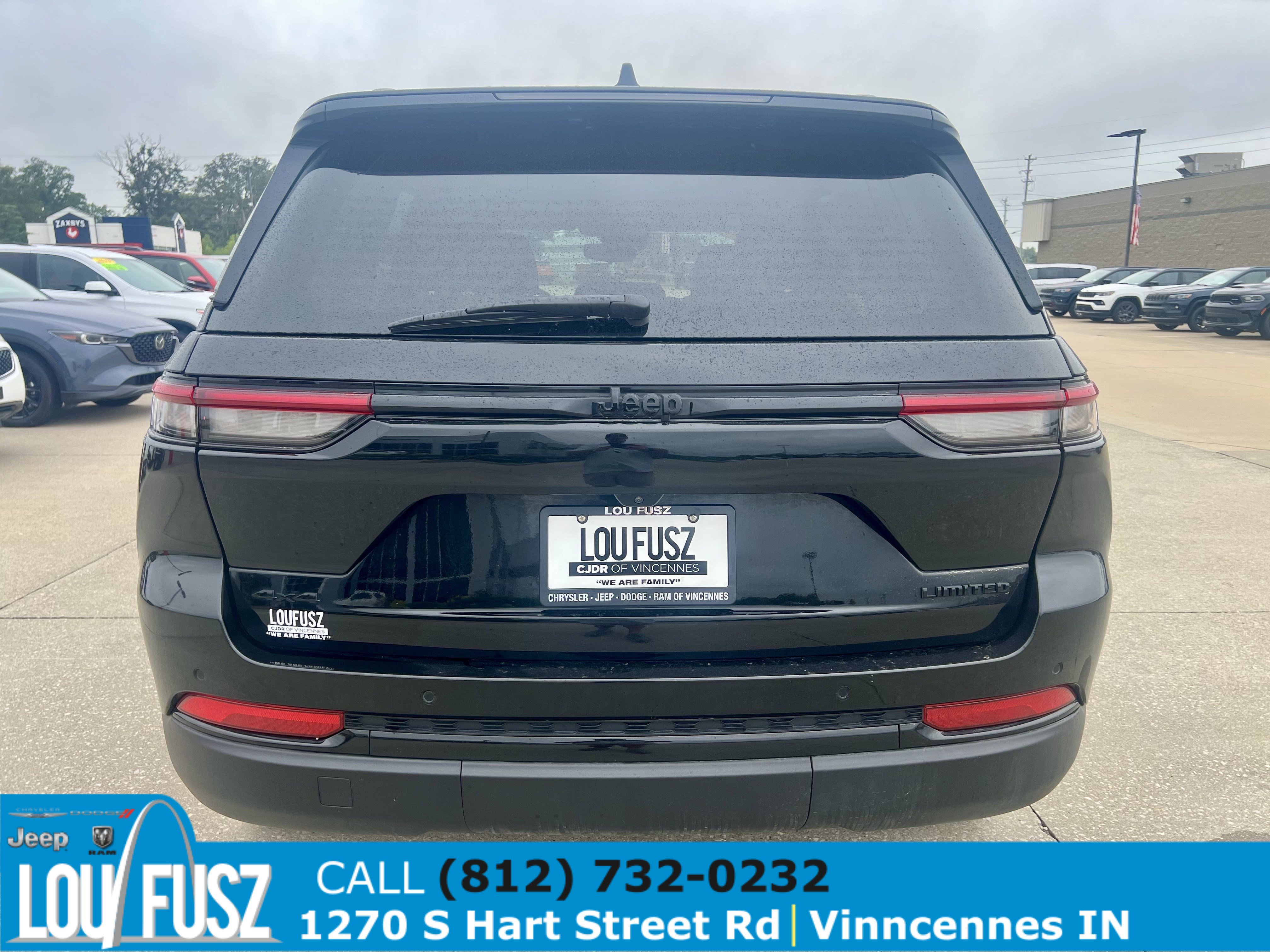 Used 2023 Jeep Grand Cherokee Limited w/ Black Appearance Package AWD/4WD image 6