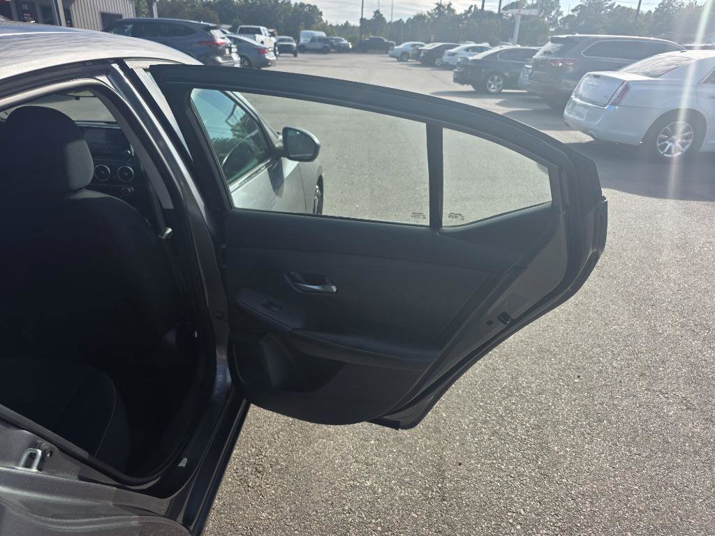 Used 2022 Nissan Sentra SV FWD image 13