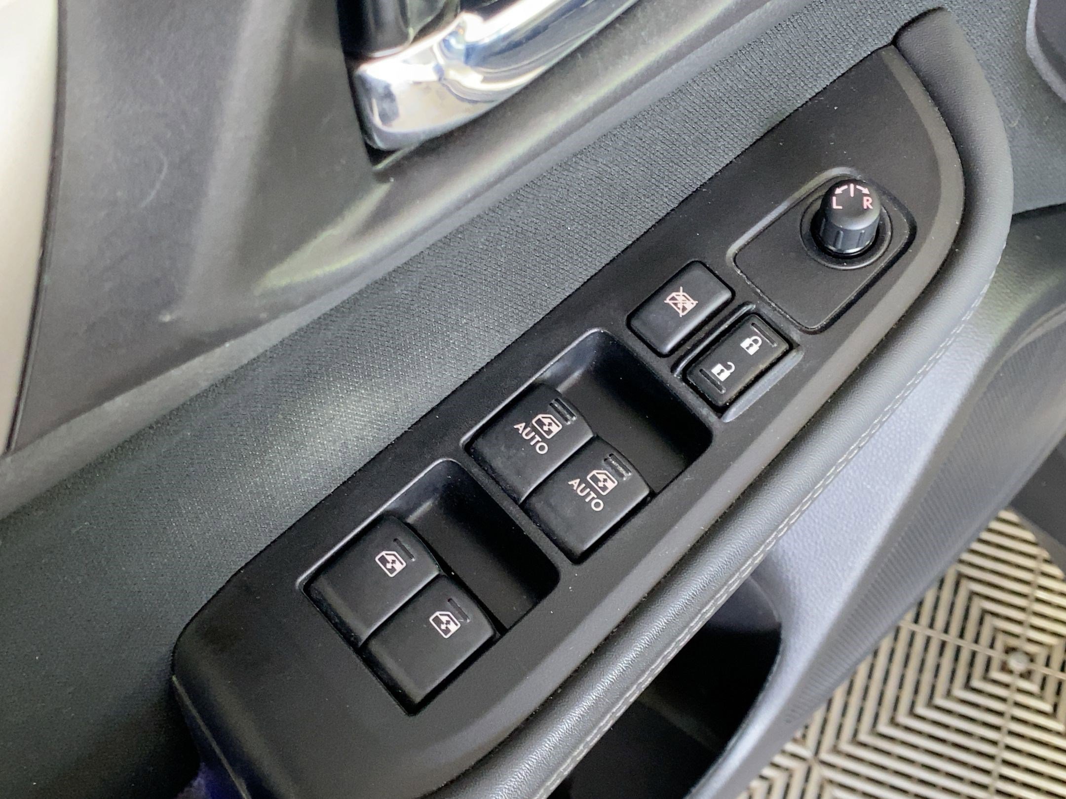 Used 2017 Subaru Outback 2.5i Premium image 10