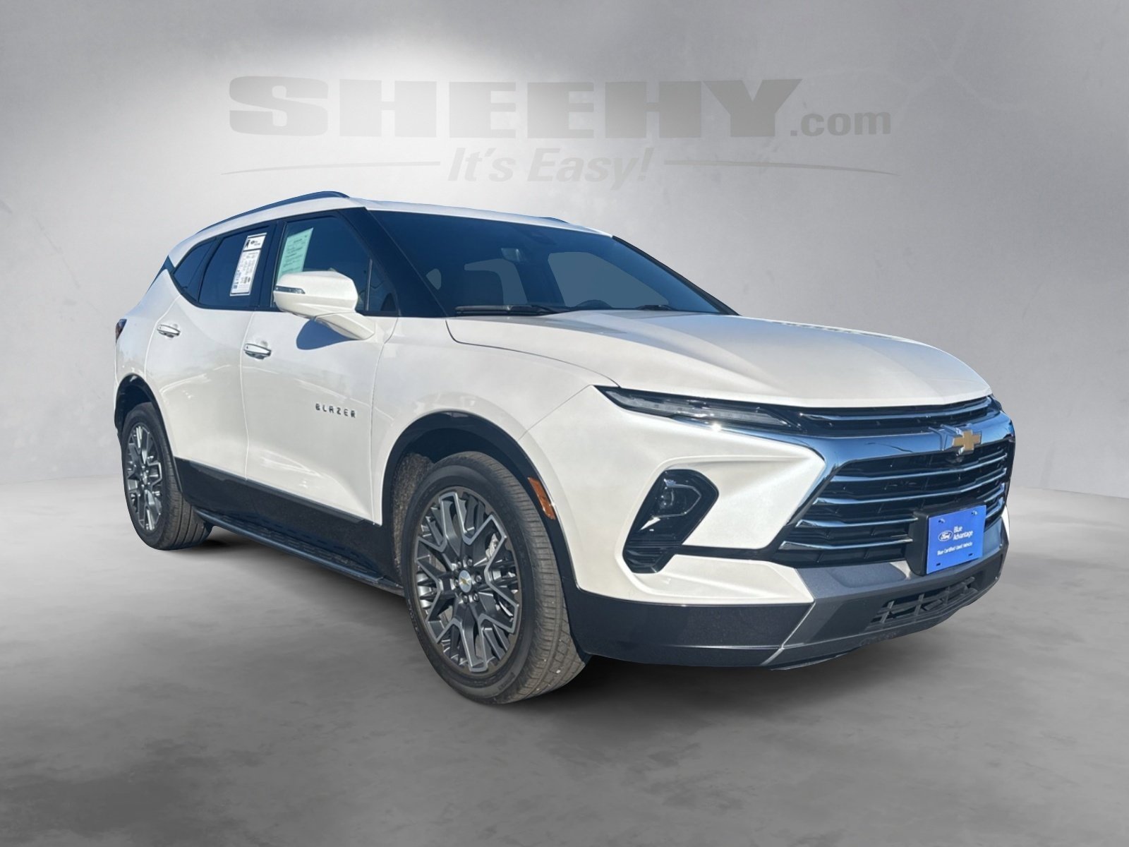 Used 2025 Chevrolet Blazer Premier w/ Driver Confidence II Package image 2