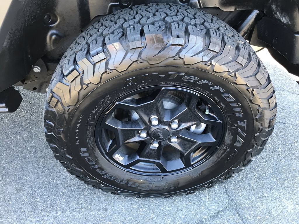 Used 2023 Jeep Wrangler Unlimited Rubicon 4xe AWD/4WD image 30