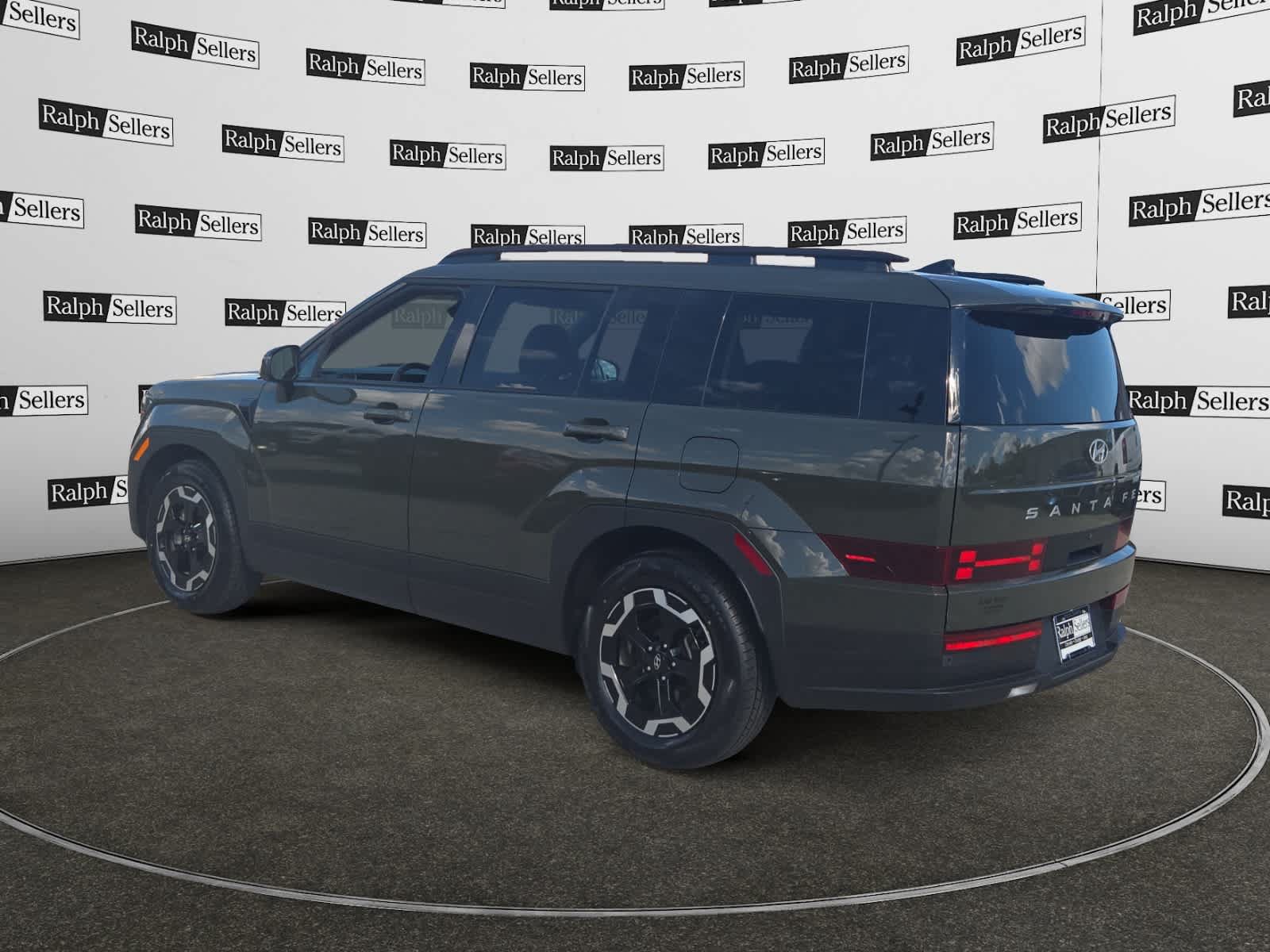 Used 2024 Hyundai Santa Fe SEL FWD image 4