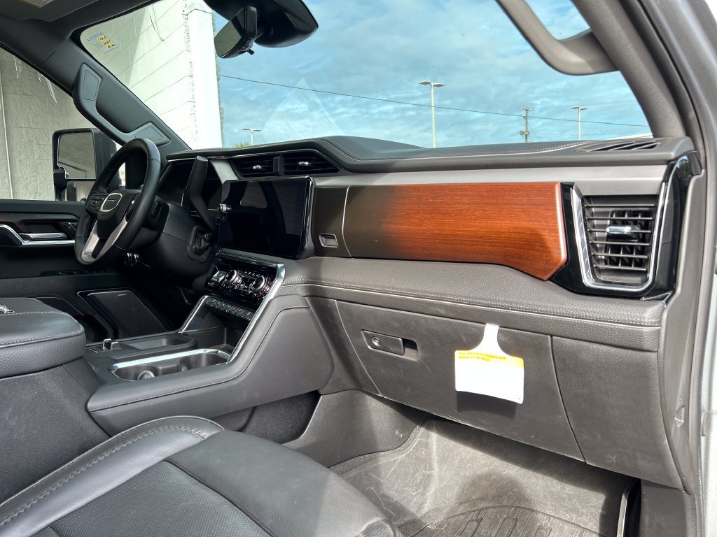 Used 2024 GMC Sierra 2500 Denali w/ Denali Reserve Package AWD/4WD image 15
