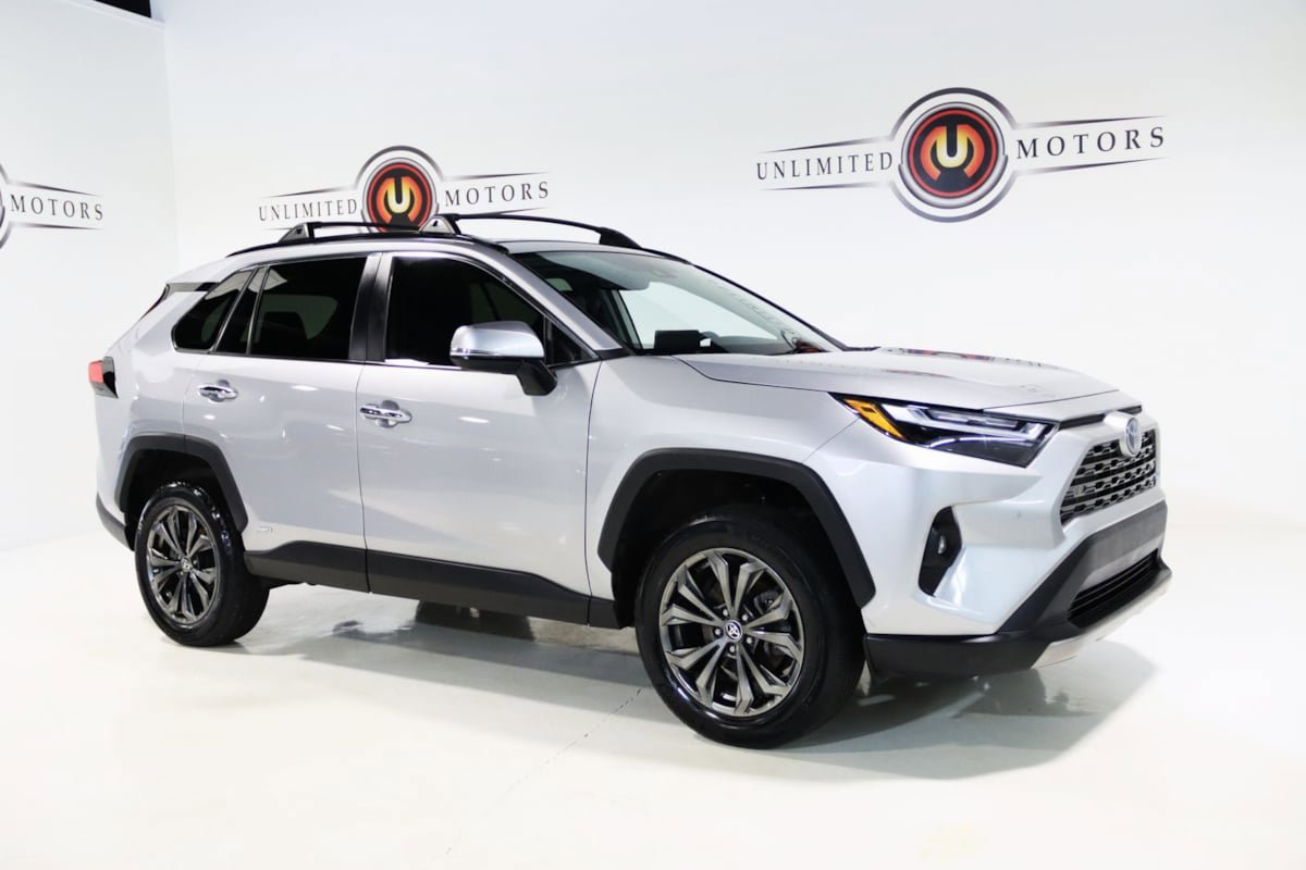 Used 2022 Toyota RAV4 Limited AWD/4WD image 6