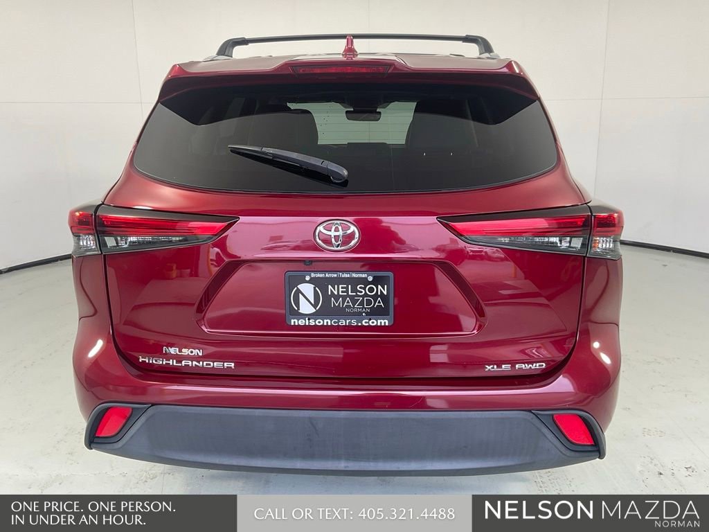 Used 2020 Toyota Highlander XLE AWD/4WD image 7