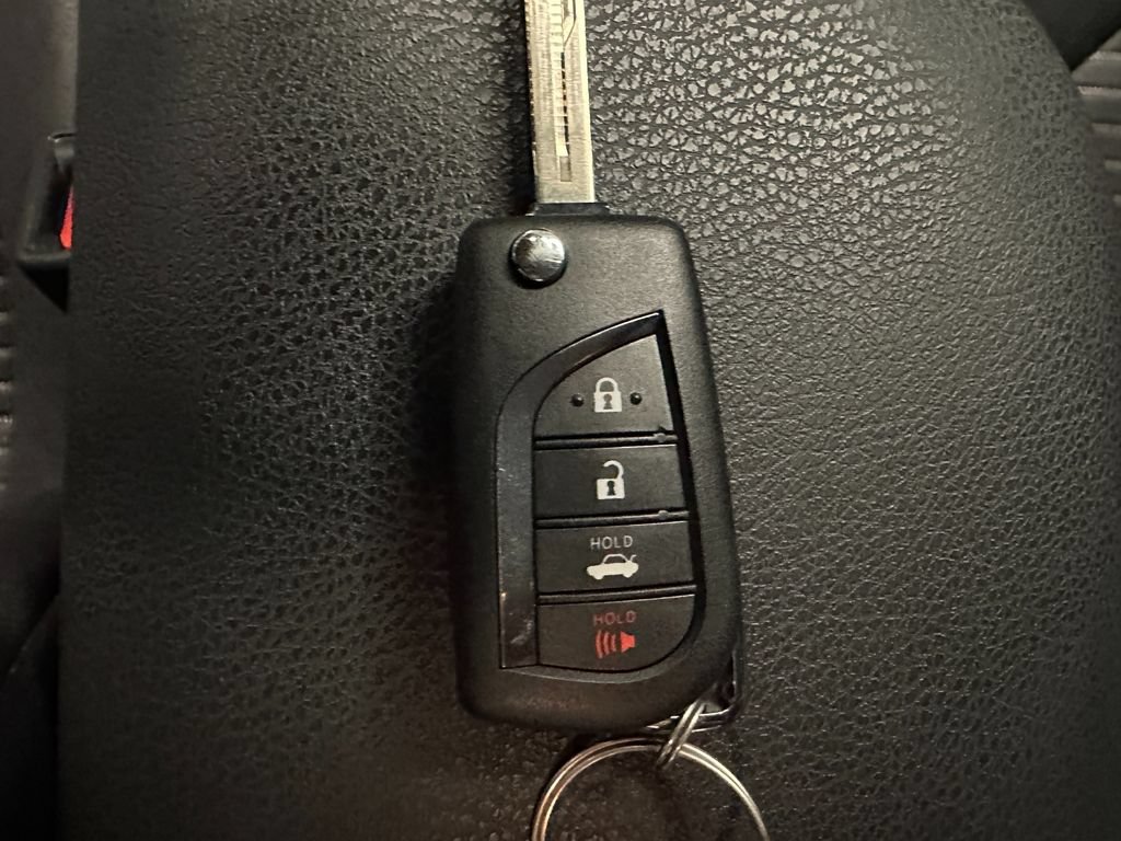 Used 2022 Toyota Camry SE FWD image 17